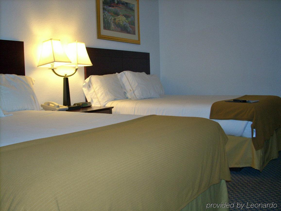 La Quinta Inn And Suites By Wyndham Елкгарт Номер фото