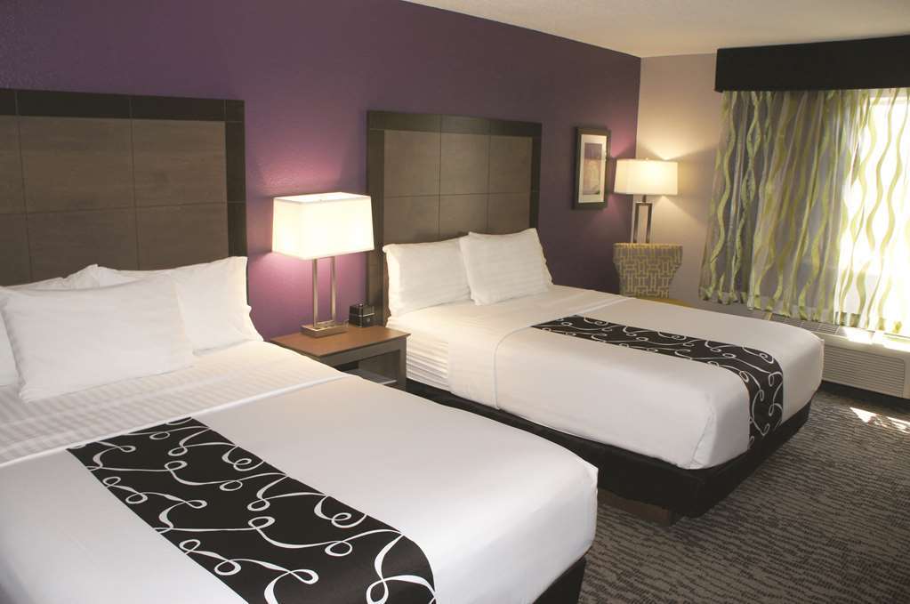 La Quinta Inn And Suites By Wyndham Елкгарт Номер фото